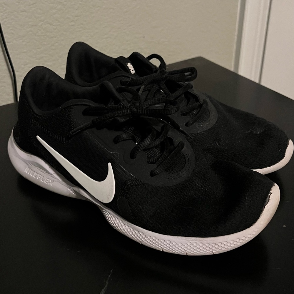 Black Nike Flex